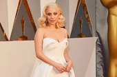 Lady Gaga亮相奥斯卡红毯